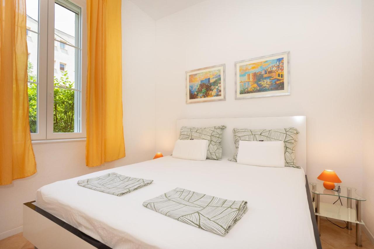 Guest House Cinema Close To Port Dubrovnik Exterior photo