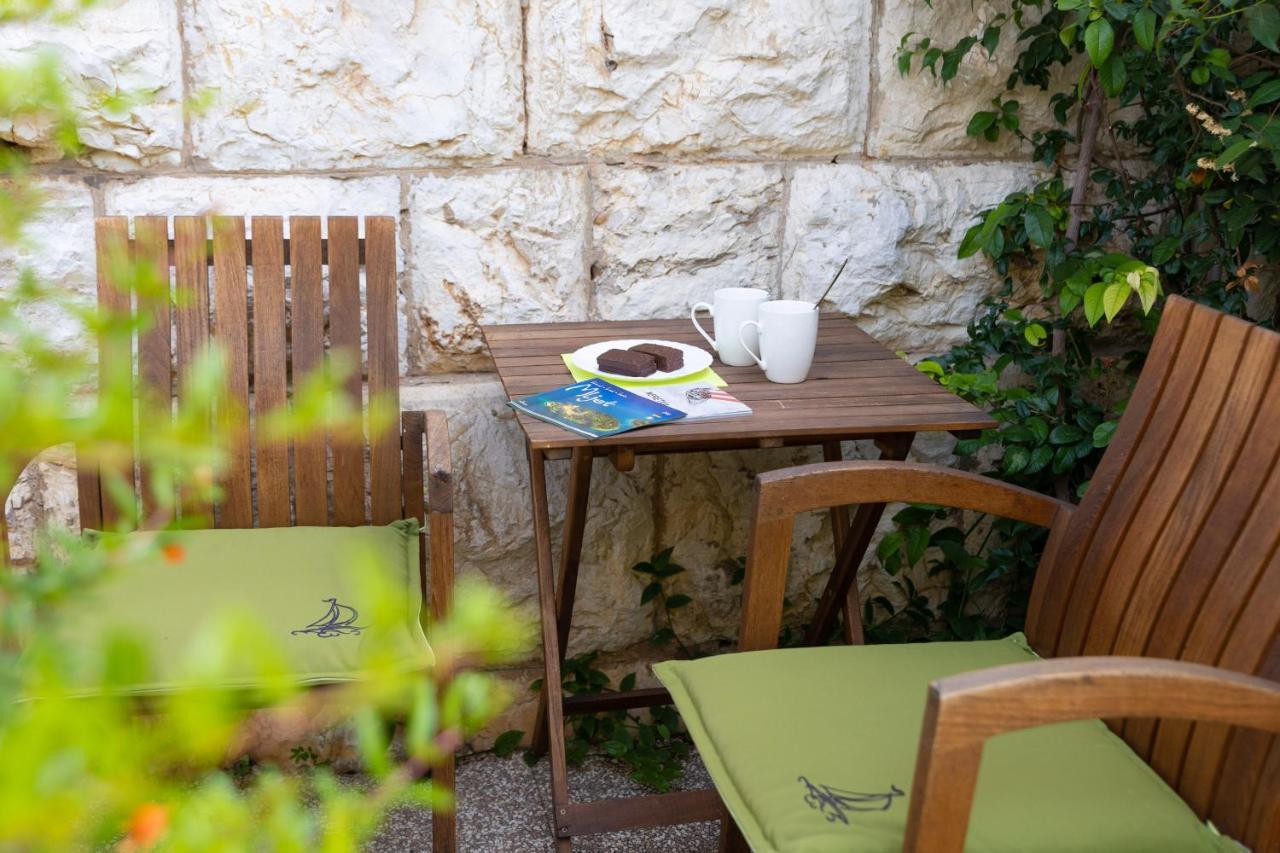 Guest House Cinema Close To Port Dubrovnik Exterior photo