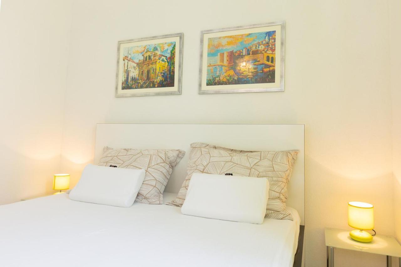 Guest House Cinema Close To Port Dubrovnik Exterior photo
