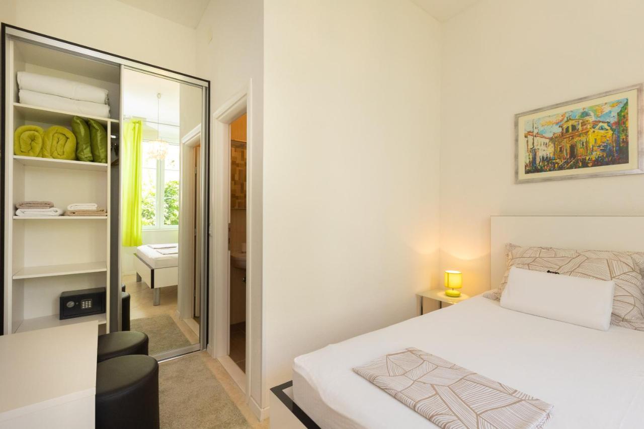 Guest House Cinema Close To Port Dubrovnik Exterior photo
