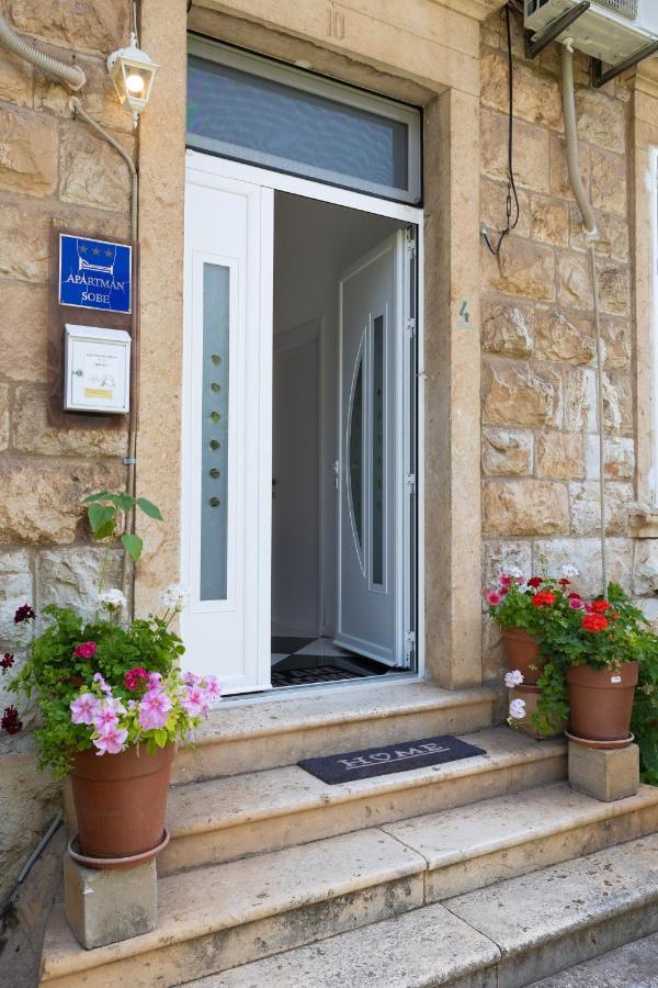 Guest House Cinema Close To Port Dubrovnik Exterior photo